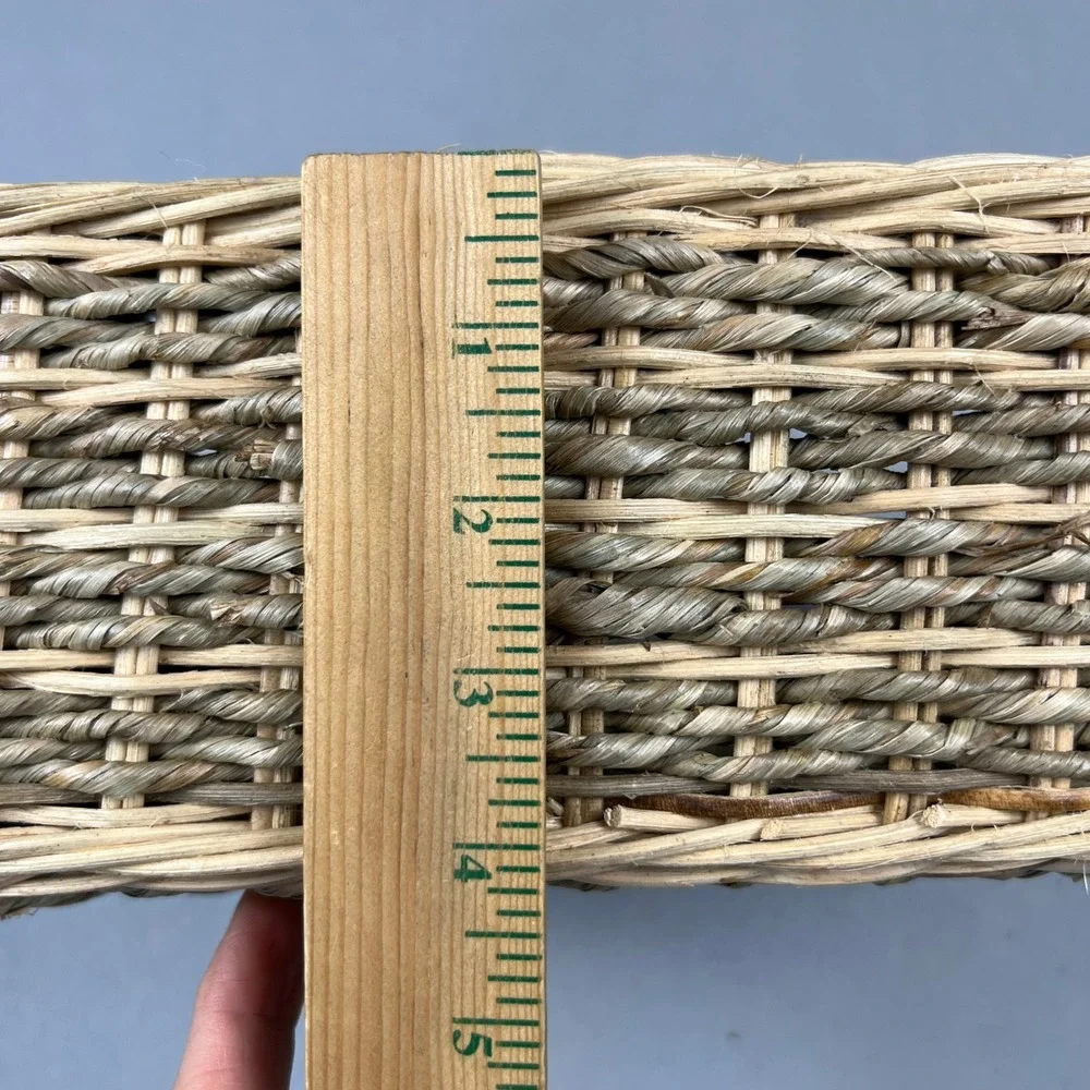 Threshold woven hanging